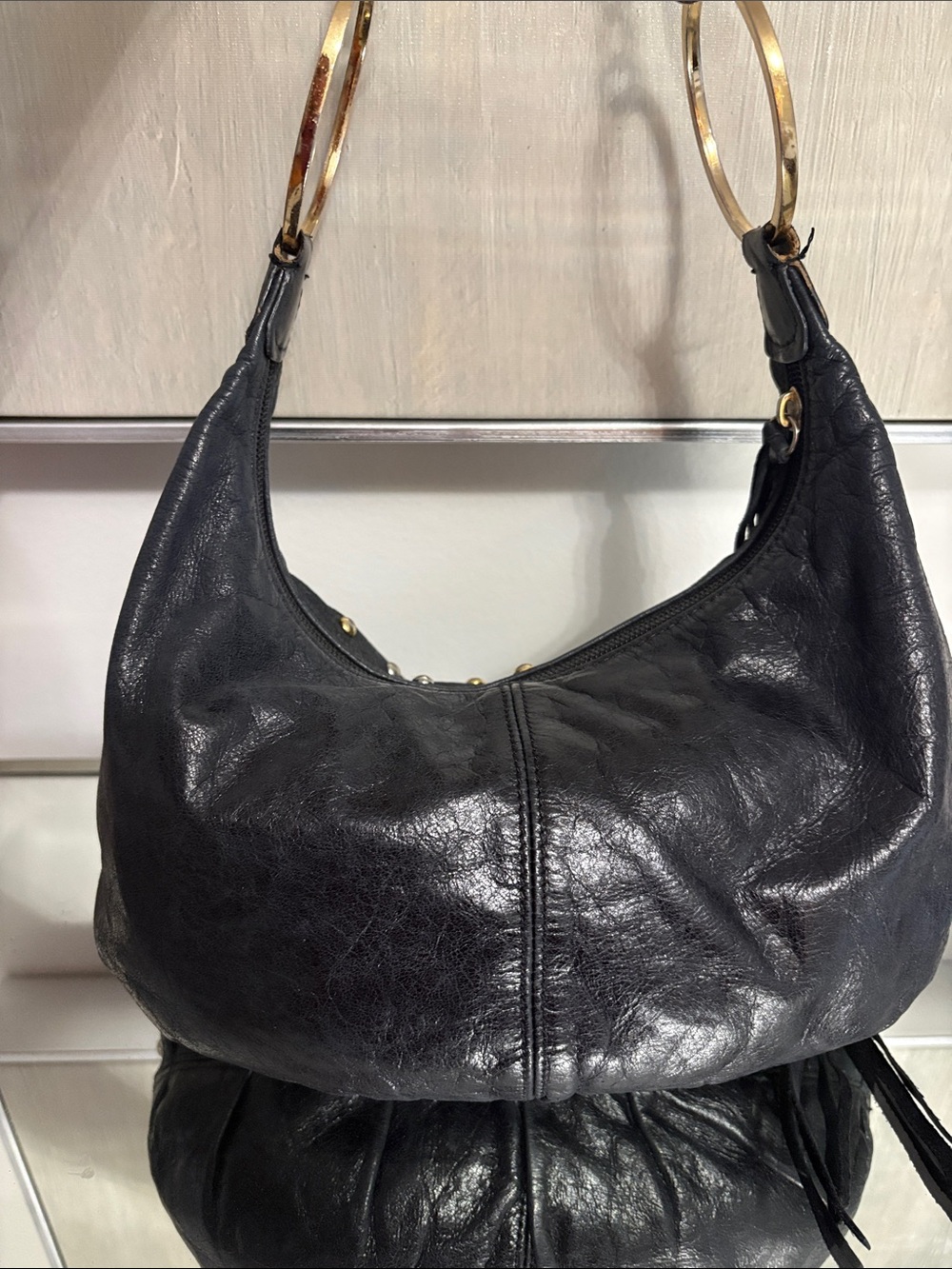 ❣️ Y2K Vintage Marciano Black Hobo Bag with Gold Studs and Chain Handles - Picture 3 of 4